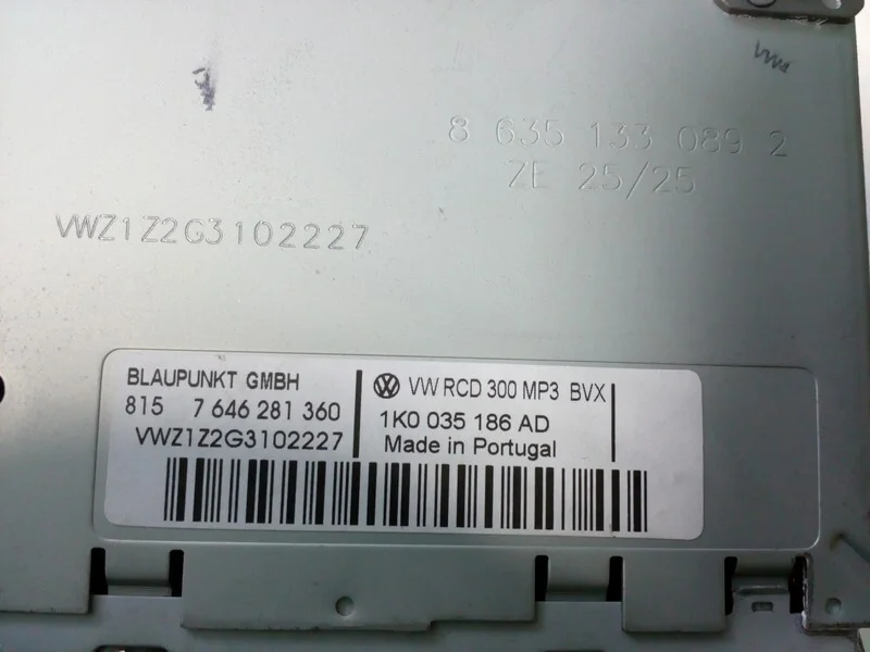 Магнитола Volkswagen Passat B6 BVY 2.0 2006 - миниатюра 4