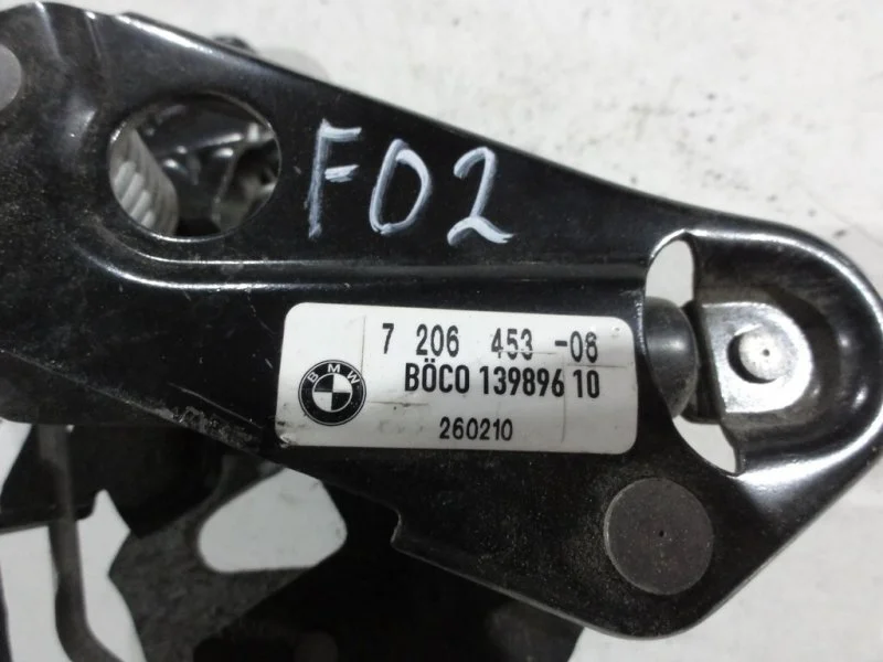 Замок капота левый BMW 7 F02 N63B44A 2010 - миниатюра 4