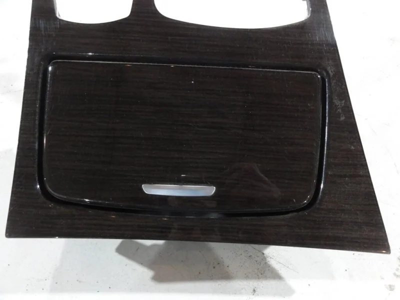 Накладка консоли BMW 7 F02 N63B44A 2010 - миниатюра 2