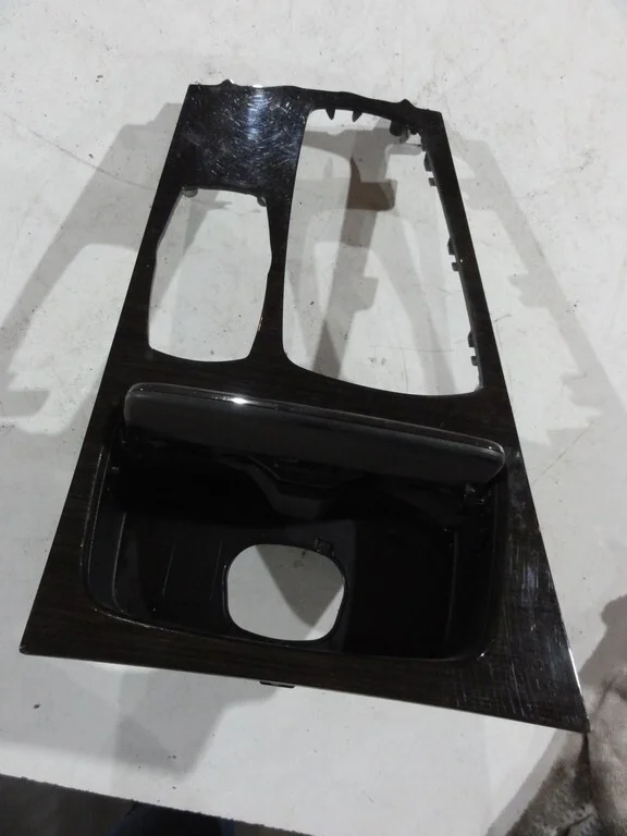 Накладка консоли BMW 7 F02 N63B44A 2010 - миниатюра 3