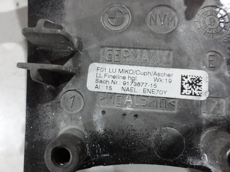 Накладка консоли BMW 7 F02 N63B44A 2010 - миниатюра 7