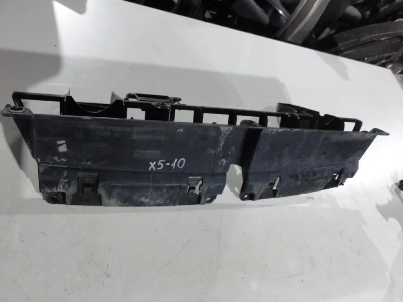 Кронштейн бампера задний BMW X5 E70 N57D30B 2010 - миниатюра 5