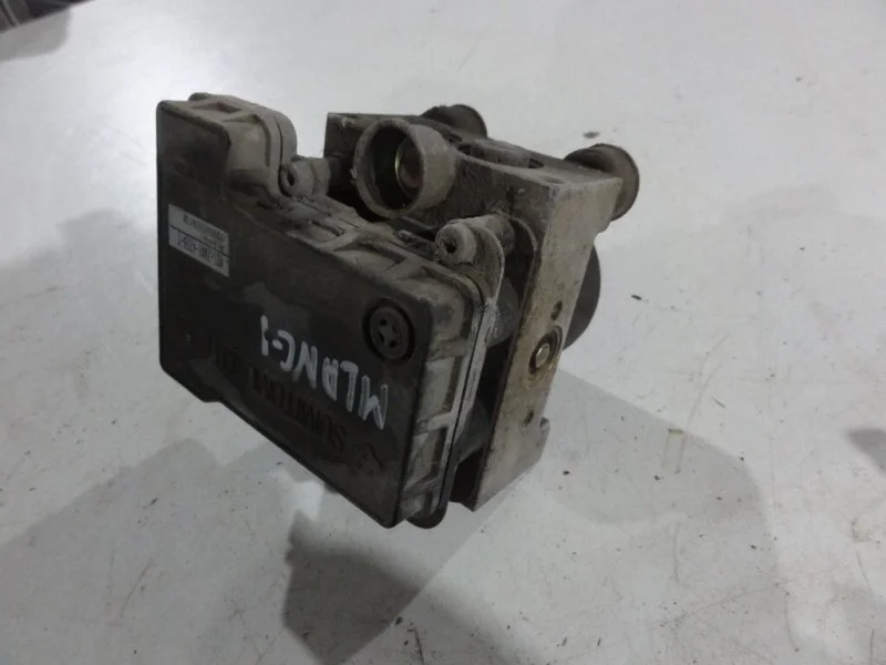 Блок ABS (насос) Mitsubishi Lancer CS9 4G18 2004 - миниатюра 3