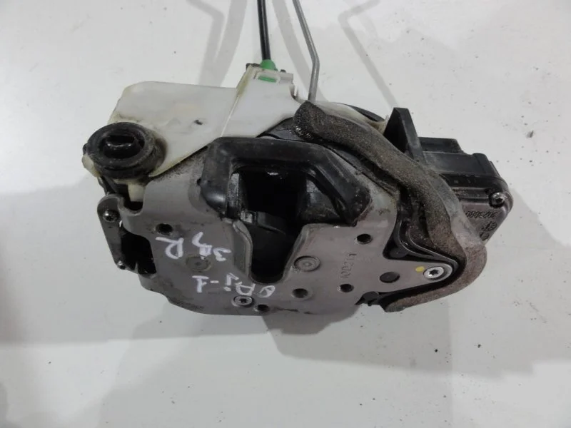 Замок двери задний правый Opel Astra J A14NET 2010 - миниатюра 2