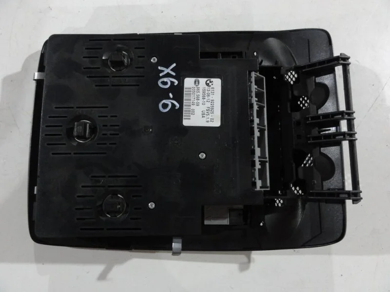 Плафон салонный BMW X6 E71 N57D30B 2013 - миниатюра 2