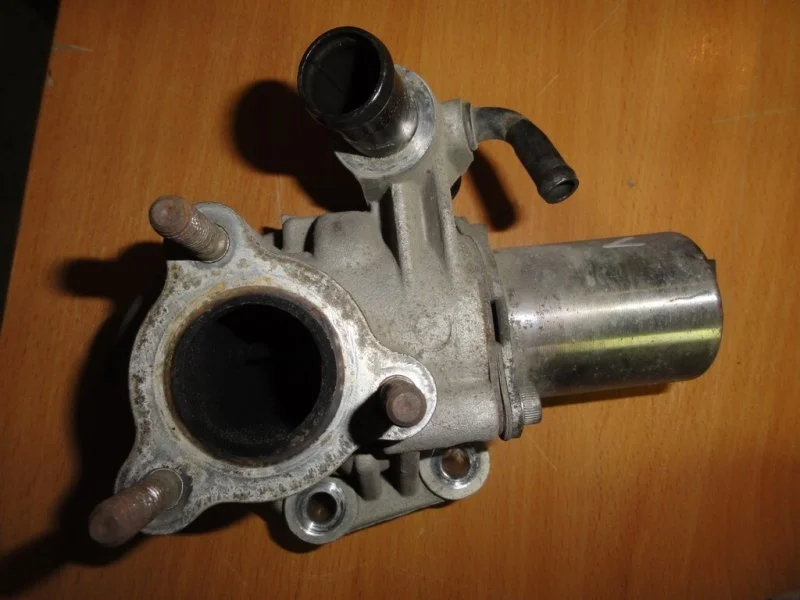 Клапан EGR ( ЕГР ) Hyundai IX55 3.0 AT D6EA 2010 - изображение 1