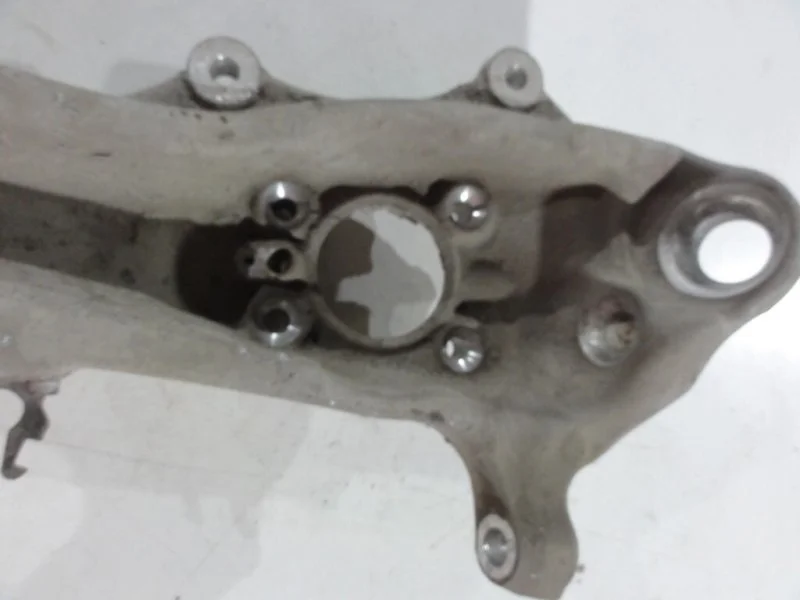 Кулак поворотный передний правый BMW 7 F02 N63B44A - миниатюра 3