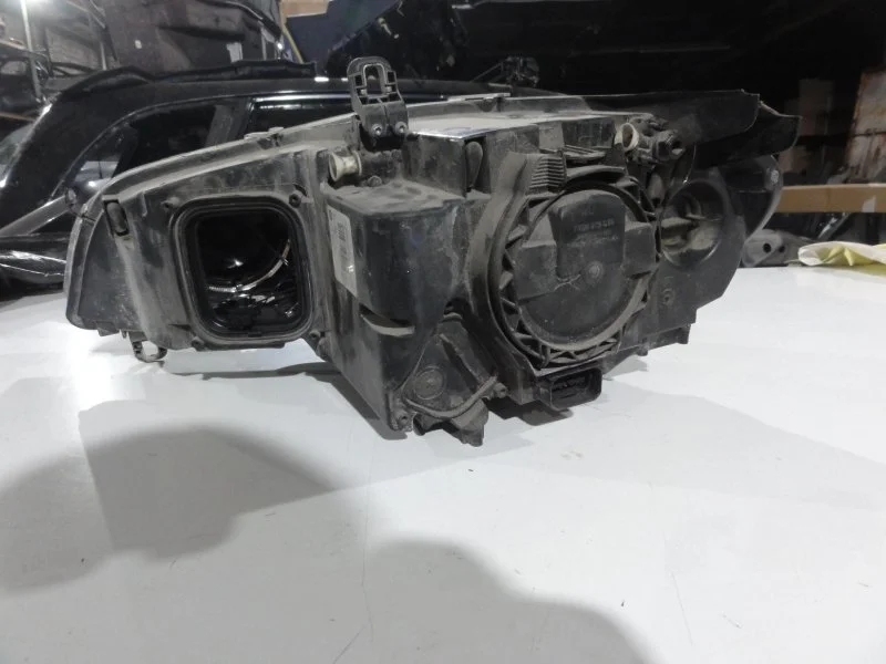 Фара ксеноновая передняя правая BMW X5 E70 N57D30B - миниатюра 3