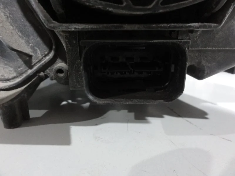 Фара ксеноновая передняя правая BMW X5 E70 N57D30B - миниатюра 4