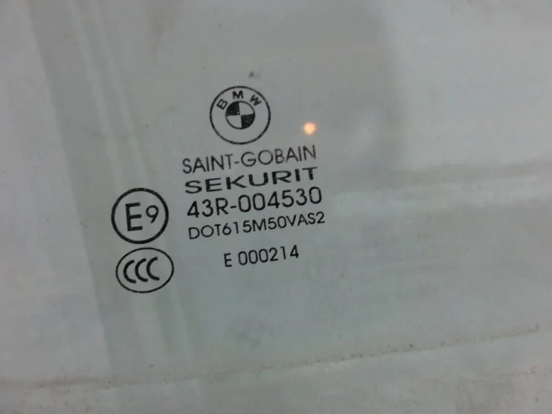 Стекло двери переднее правое BMW X5 E70 N57D30B - миниатюра 2