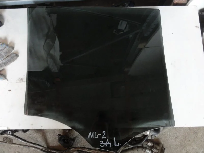 Стекло двери заднее левое Mercedes-Benz ML W164 - изображение 1