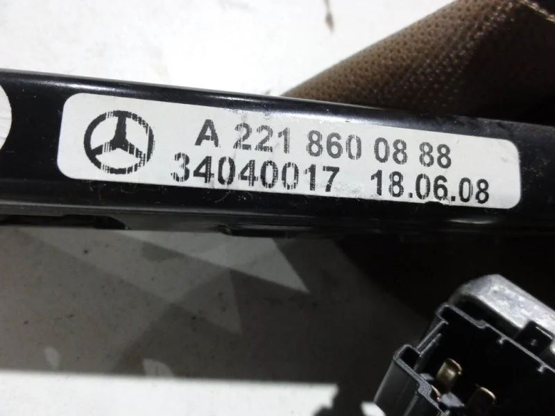 Ремень безопасности передний правый Mercedes-Benz - миниатюра 4