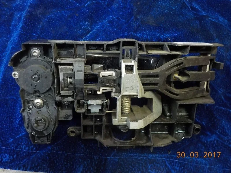 Ручка двери наружная левая BMW 5 F10/F11 N47D20C - миниатюра 2