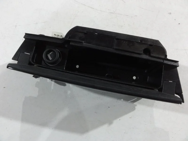 Пепельница BMW 7 F02 N63B44A 2010 - миниатюра 2