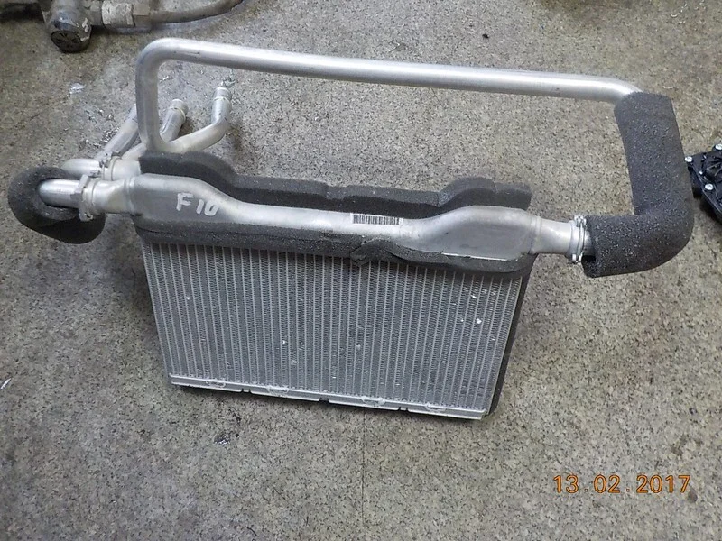 Радиатор отопителя печки BMW 5 F10/F11 N47D20C - миниатюра 3