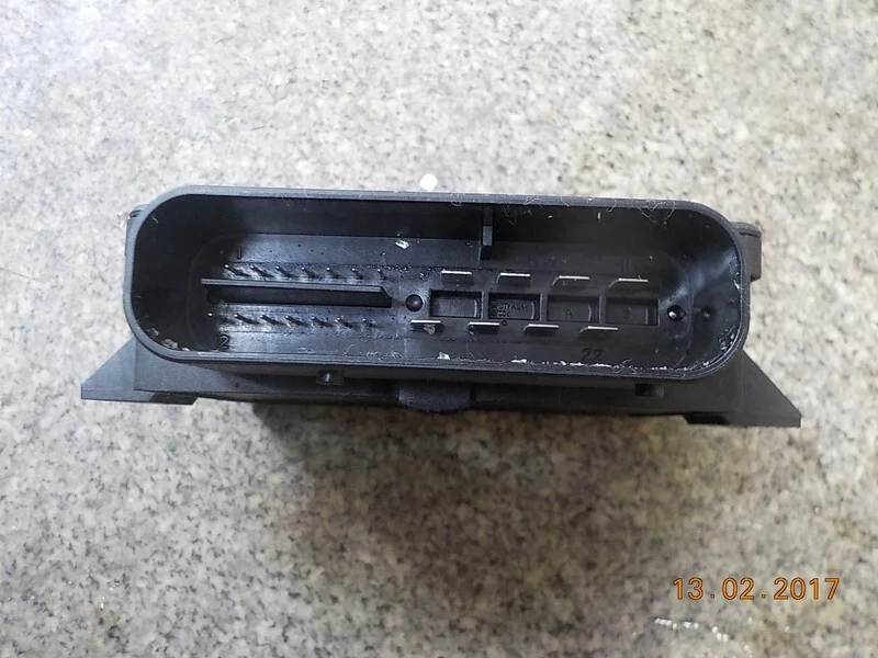 Блок управления EMF BMW 5 F10/F11 N47D20C 2013 - миниатюра 3