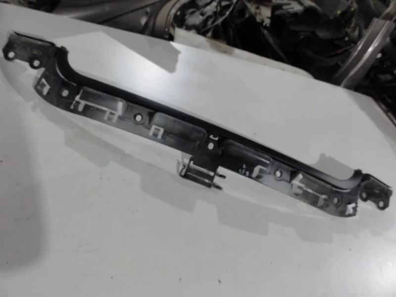 Кронштейн бампера задний BMW 1 E87 N45B16A 2011 - изображение 1
