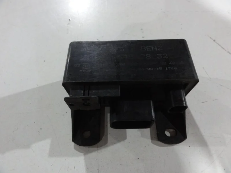 Реле свечей накала Mercedes-Benz A170 668.941 2002 - изображение 1