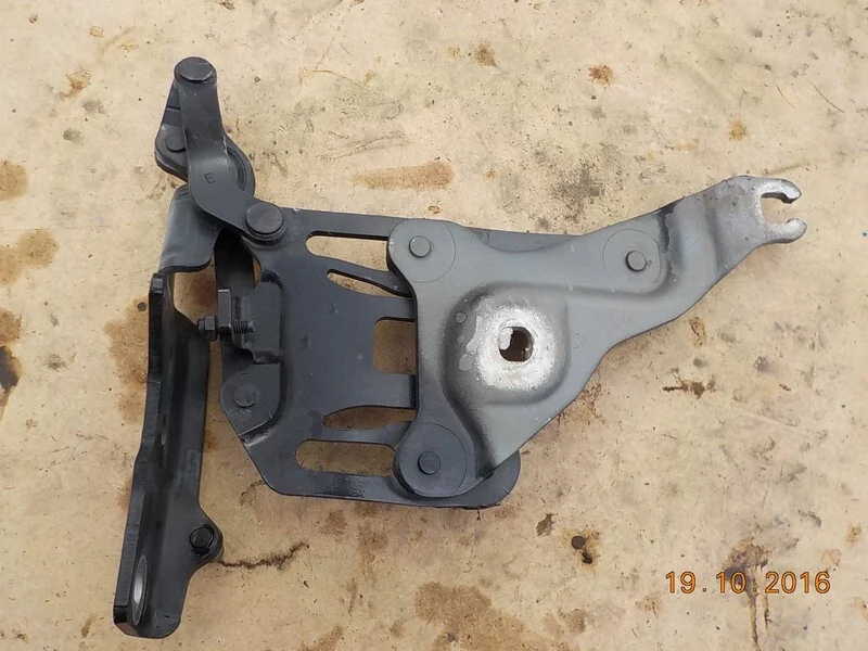 Петля капота левая BMW X5 E70 N52B30 2007 - миниатюра 2
