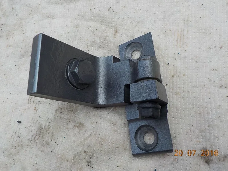 Петля двери передняя правая BMW X5 E70 N52B30 2007 - изображение 1