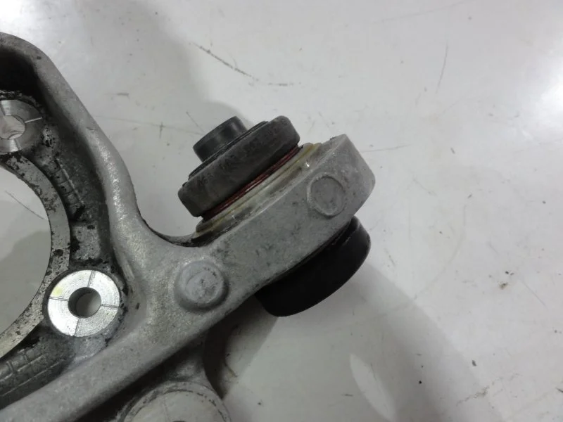 Кулак поворотный задний правый BMW 5 E60/E61 - миниатюра 2