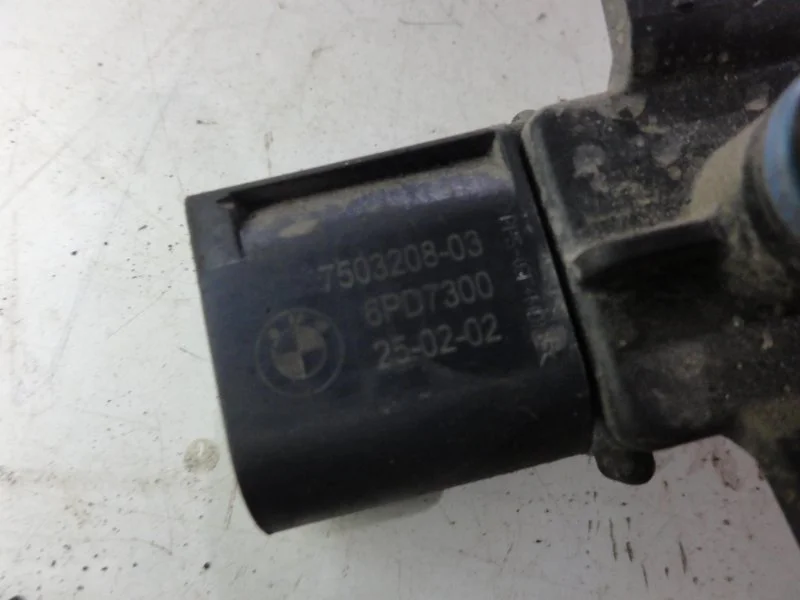Датчик абсолютного давления BMW 7 E65 N62B44A 2002 - миниатюра 4