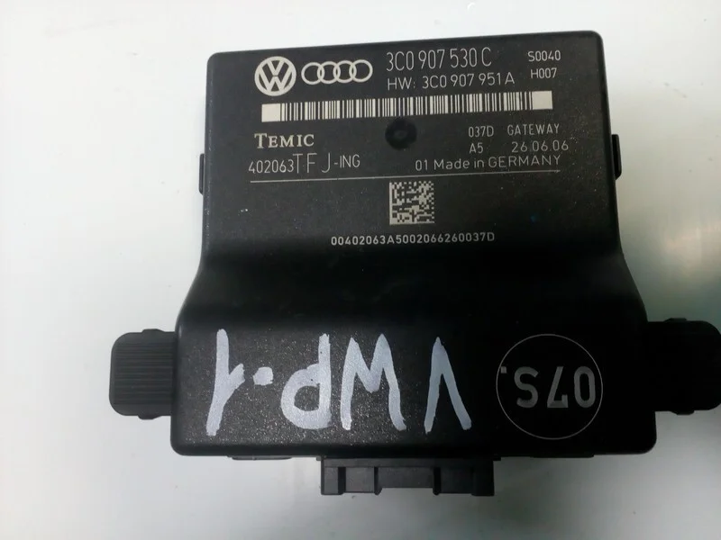 Блок интерфейс Volkswagen Passat B6 BVY 2.0 2006 - изображение 1