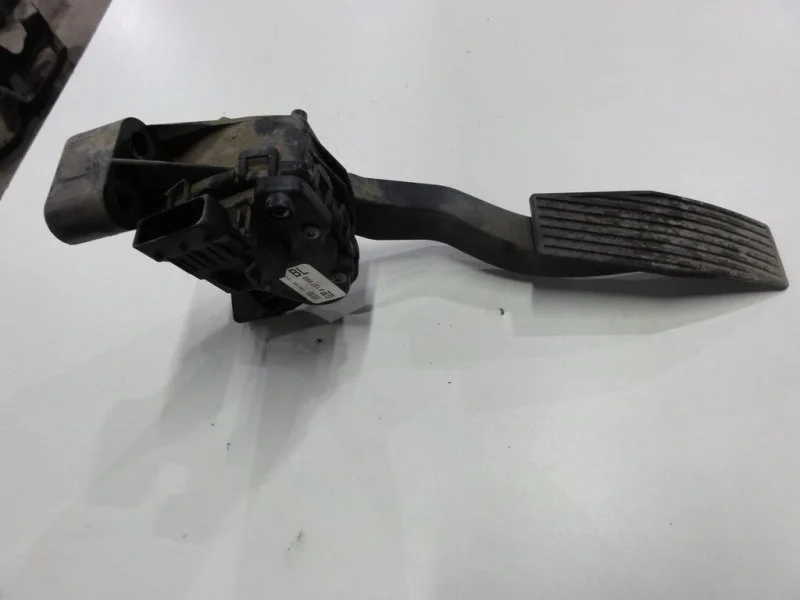 Педаль газа Opel Astra H Z16XER 1.6 2008 - миниатюра 2