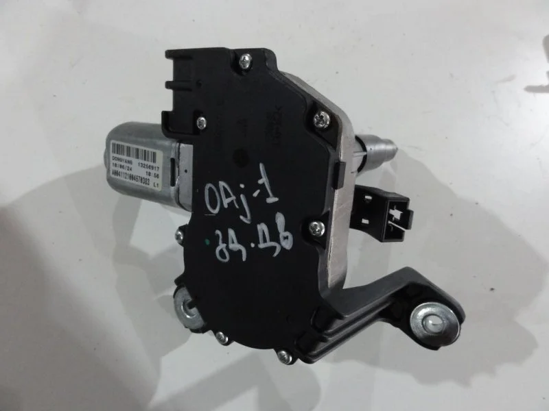 Моторчик стеклоочистителя задний Opel Astra J - миниатюра 2