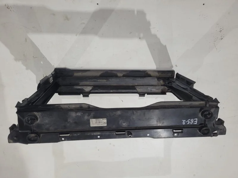 Рамка радиаторов (кассета) BMW 7 E65 N62B48 2006 - миниатюра 4