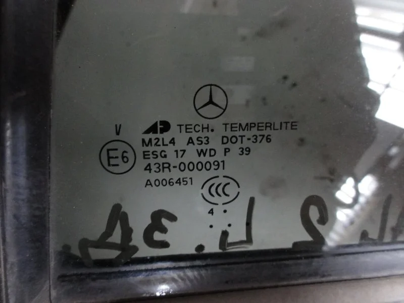 Форточка двери стекло задняя левая Mercedes-Benz - миниатюра 4