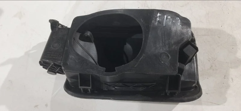 Лючок бензобака BMW 5 F10/F11 N52B25 2010 - миниатюра 2