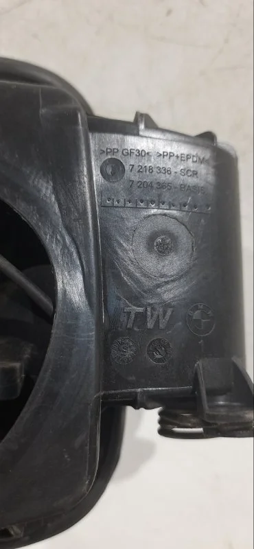 Лючок бензобака BMW 5 F10/F11 N52B25 2010 - миниатюра 3