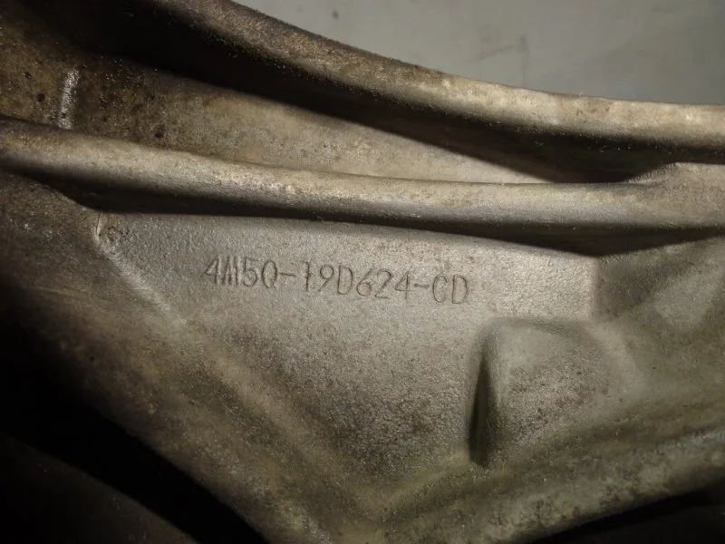 Кронштейн компрессора кондиционера Ford Focus 3 - миниатюра 4