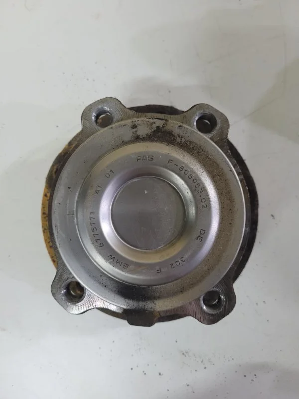 Ступица передняя BMW 5 F10/F11 N52B25 2010 - миниатюра 2
