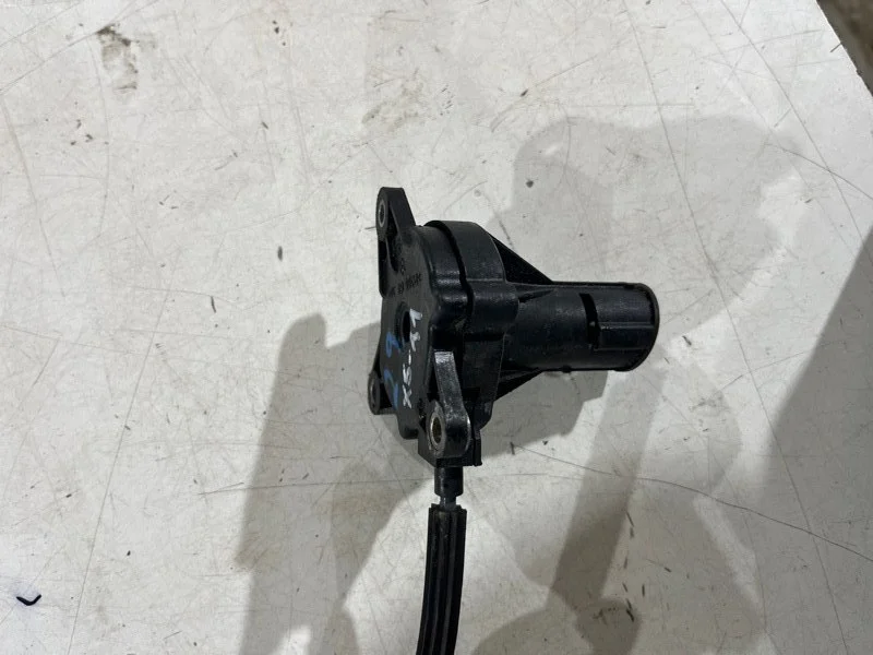 Трос блокировки АКПП BMW X5 E70 N52B30 2007 - миниатюра 3