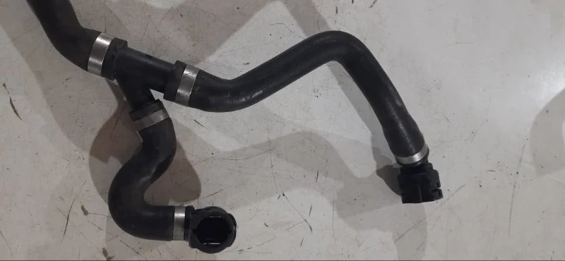 Патрубок системы охлаждения BMW 5 F10/F11 N52B25 - миниатюра 4