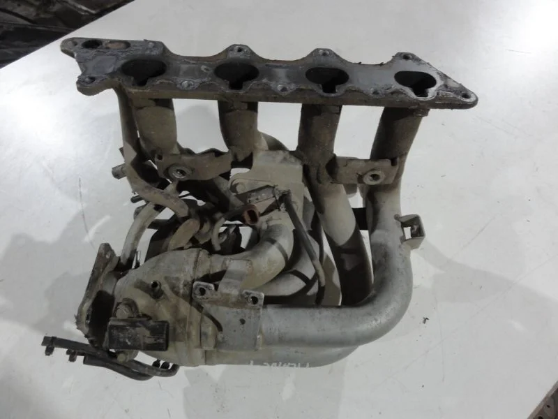 Коллектор впускной Mitsubishi Lancer CS9 4G18 2004 - миниатюра 2