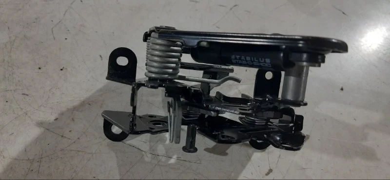 Замок капота правый BMW 5 F10/F11 N52B25 2010 - миниатюра 4