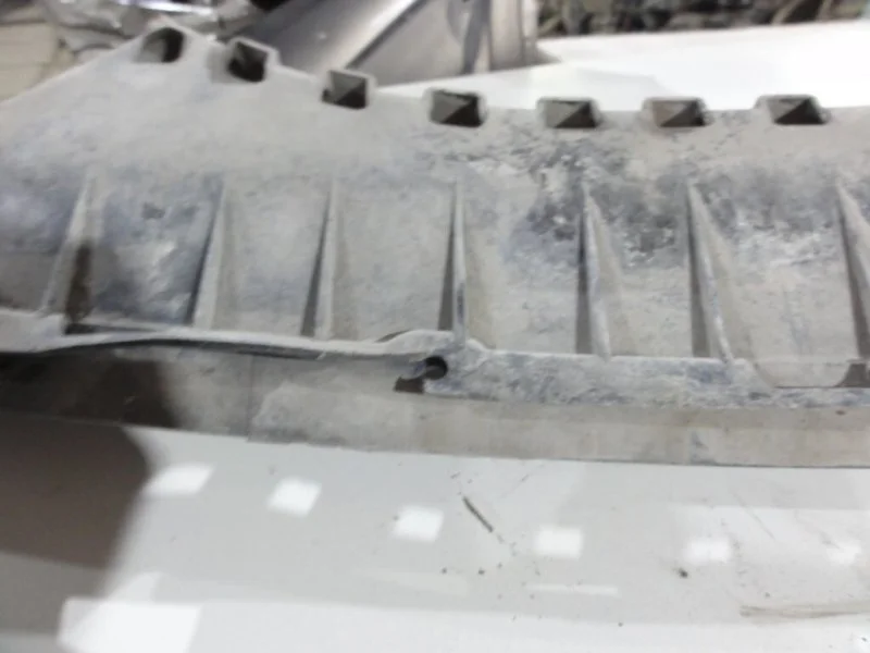 Кронштейн бампера задний BMW 5 E60/E61 N46B20BE - миниатюра 5