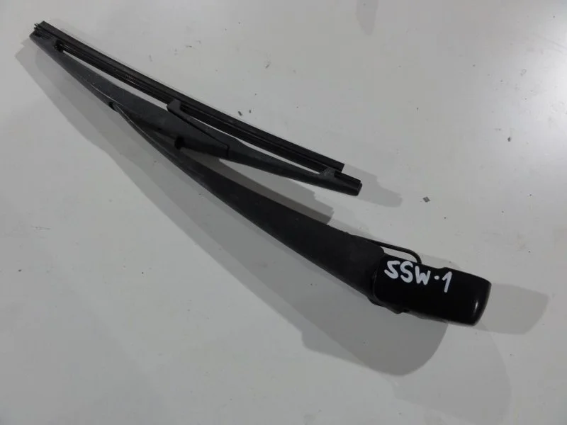 Поводок стеклоочистителя задний Suzuki Swift 3 - изображение 1