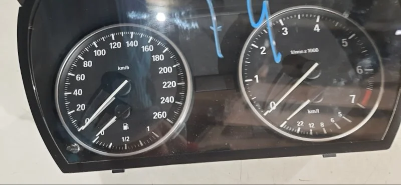 Панель приборов (щиток) BMW X1 E84 N46B20 2011 - миниатюра 2