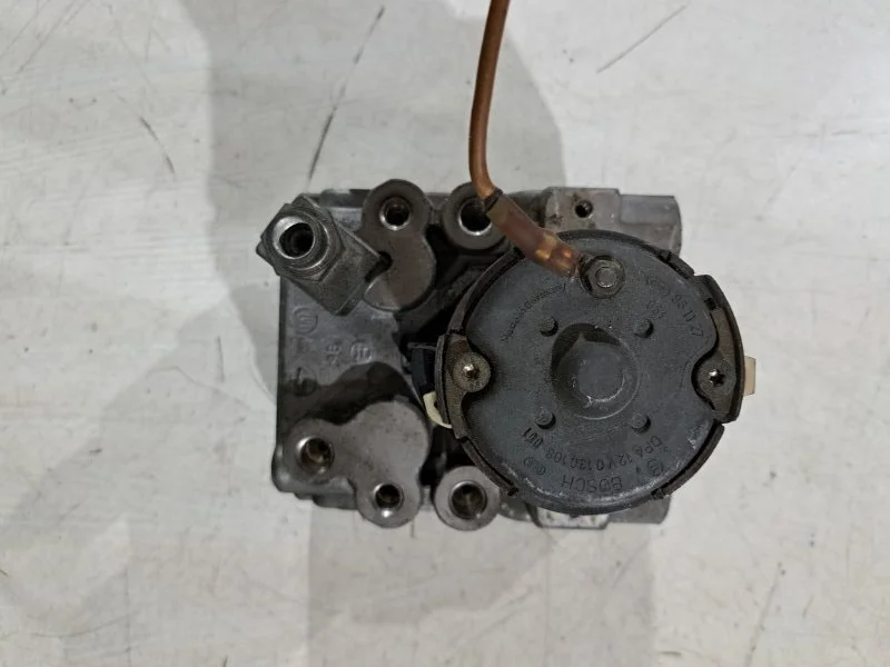 Блок ABS (насос) BMW 5 E39 M52B25 1996 - миниатюра 3