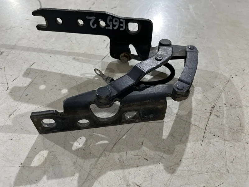 Петля капота правая BMW 7 E65 N62B48 2006 - миниатюра 3