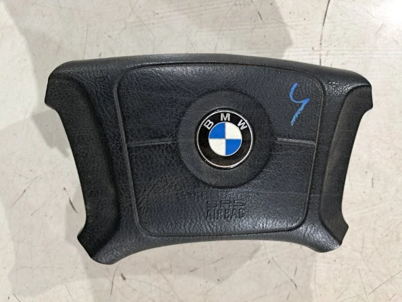 Подушка безопасности в руль BMW 5 E39 M52B25 1996 - изображение 1