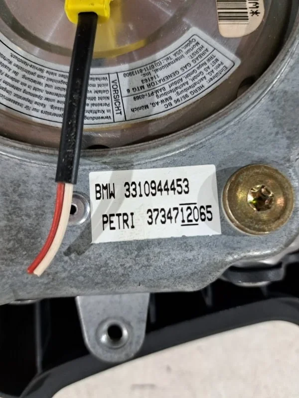 Подушка безопасности в руль BMW 5 E39 M52B25 1996 - миниатюра 4