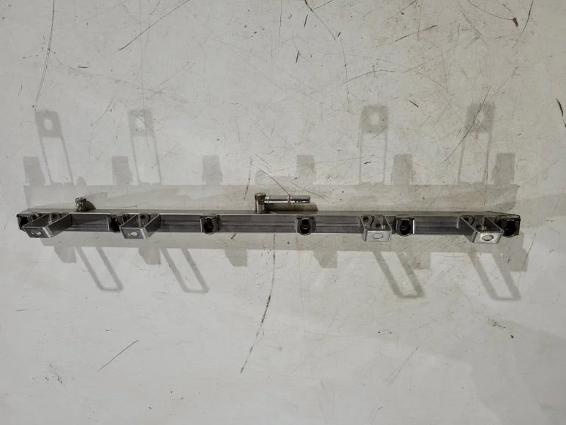 Рейка топливная (рампа) BMW 5 F10/F11 N52B25 2010 - миниатюра 2