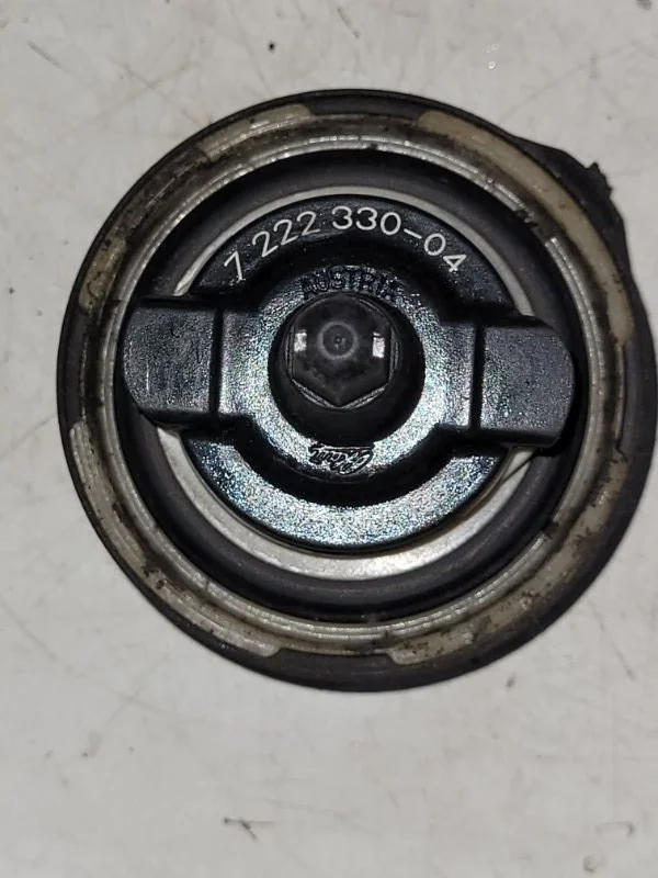 Крышка бака топливного BMW 5 F10/F11 N52B25 2010 - миниатюра 2