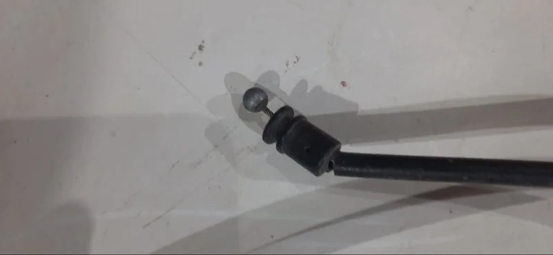 Трос замка капота BMW 7 F02 N63B44A 2010 - миниатюра 3