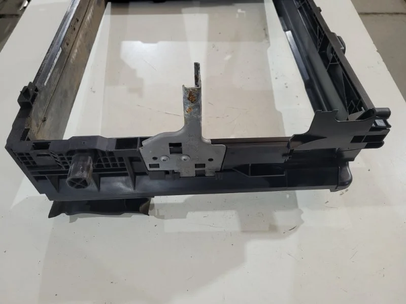 Рамка радиаторов (кассета) BMW 5 F10/F11 N52B25 - миниатюра 4